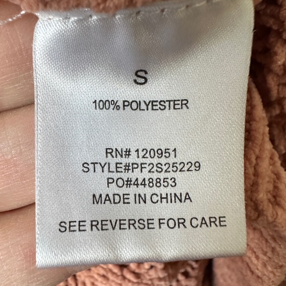 Pink Rose cropped sweater - Picture 4 of 5